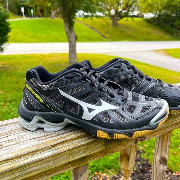 Mizuno Wave Tornado X Black Silver Gold Volleyball Sneakers Women’s Size 7.5 - Picture 1 of 9